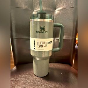 Stanley 40 oz Quencher in Hammertone 2.0